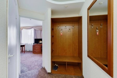 Прихожая в номере Аолулюкс в отеле Полюстрово