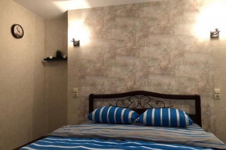 Снять на час для двоих — кровать уже застелена Кровать в номере Стандарт в отеле Lite на Ивановской