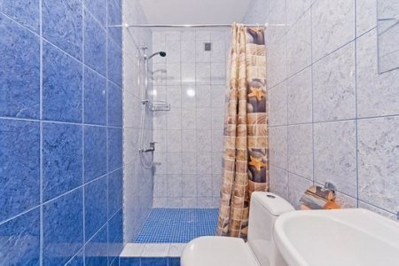 Душевая комната в номере Стандарт в отеле Lite на Косыгина